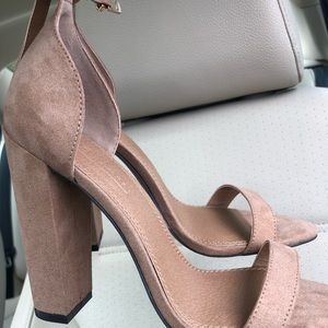 BEIGE HEELS